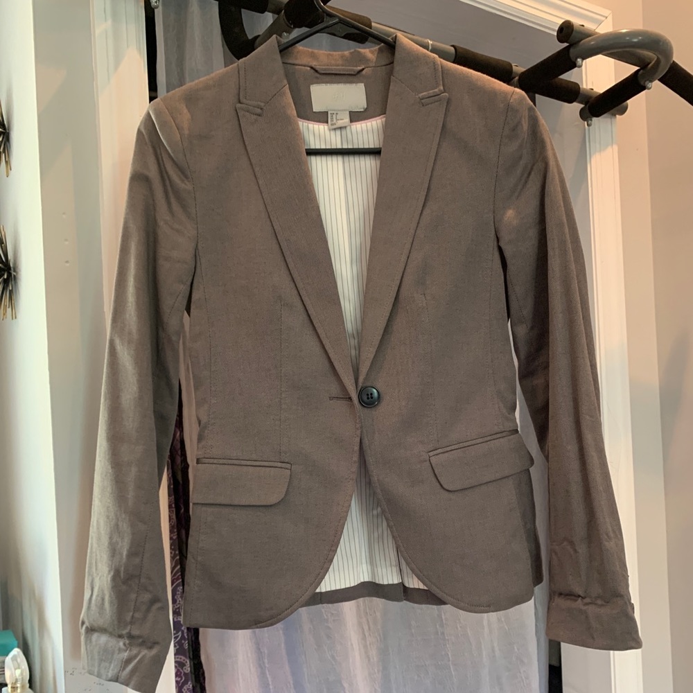 Grey blazer